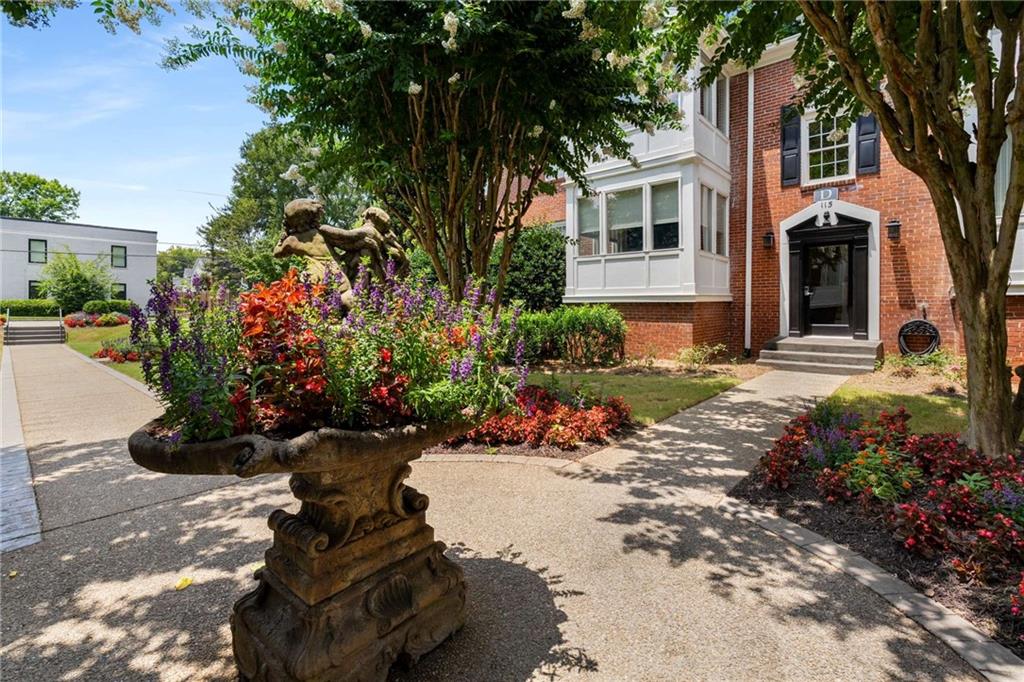 115 Peachtree Memorial Drive NW Unit D4