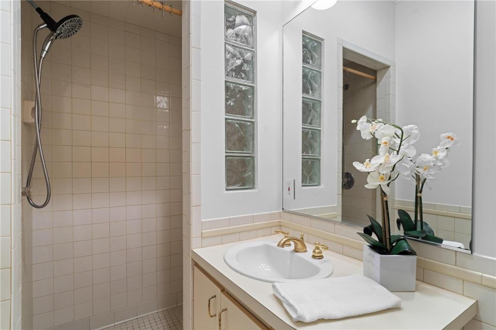 1154 Reeder Circle NE