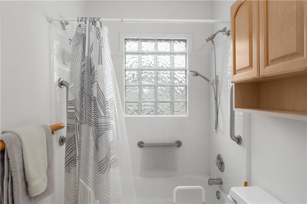 2035 Manchester Street NE