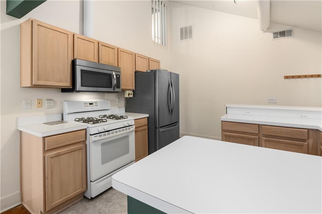 2035 Manchester Street NE