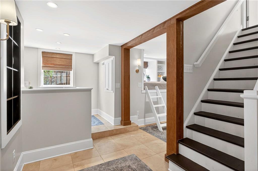 2168 Ridgedale Road NE