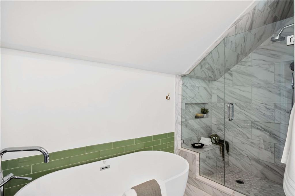 2168 Ridgedale Road NE