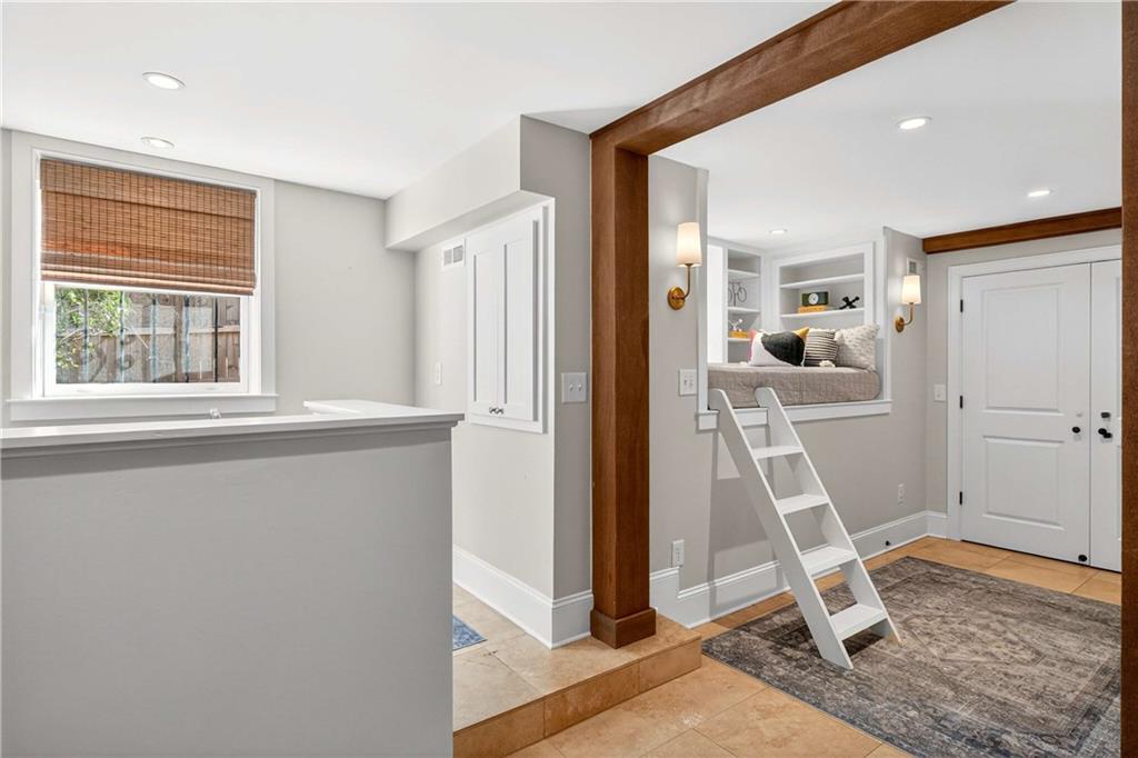 2168 Ridgedale Road NE