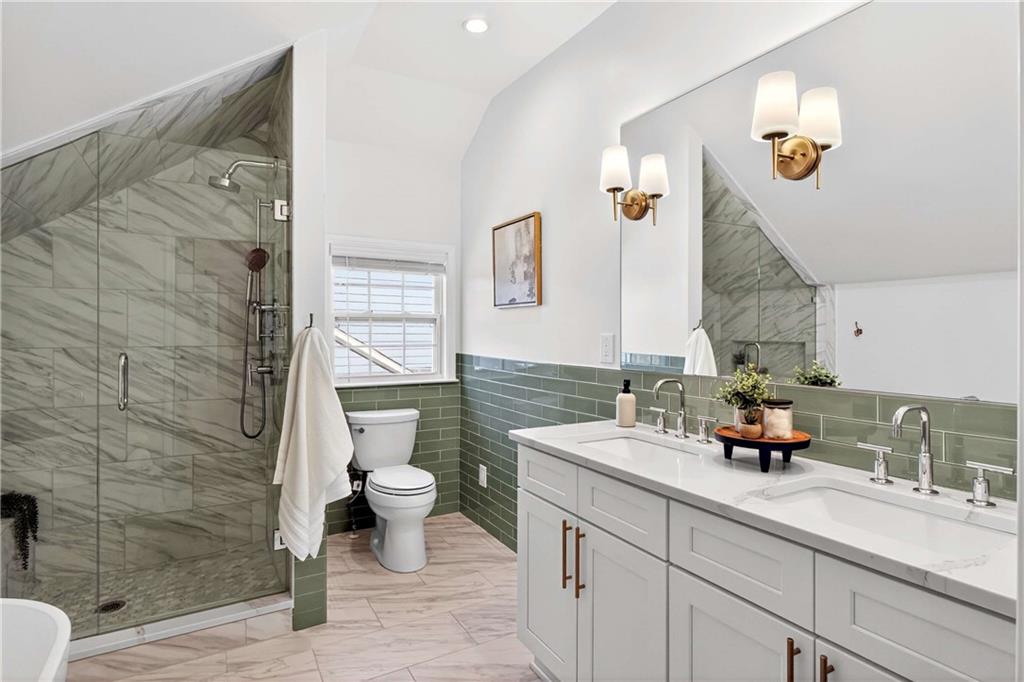 2168 Ridgedale Road NE