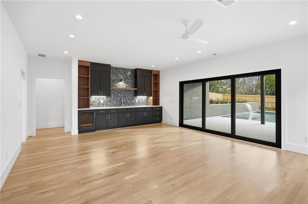 849 Highland Terrace NE