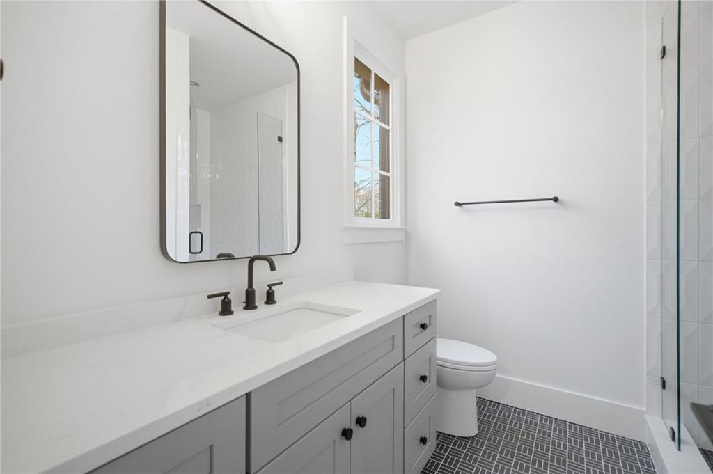 849 Highland Terrace NE