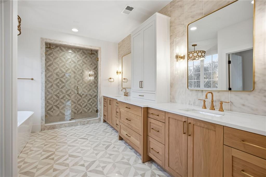 849 Highland Terrace NE