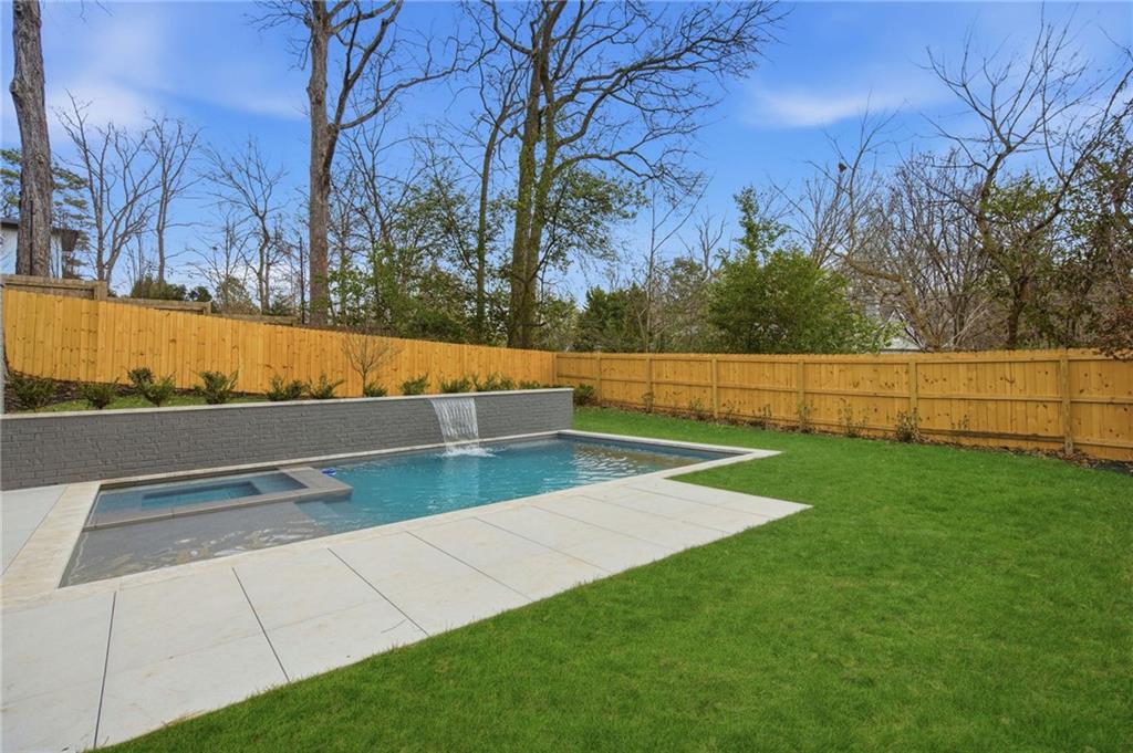 849 Highland Terrace NE