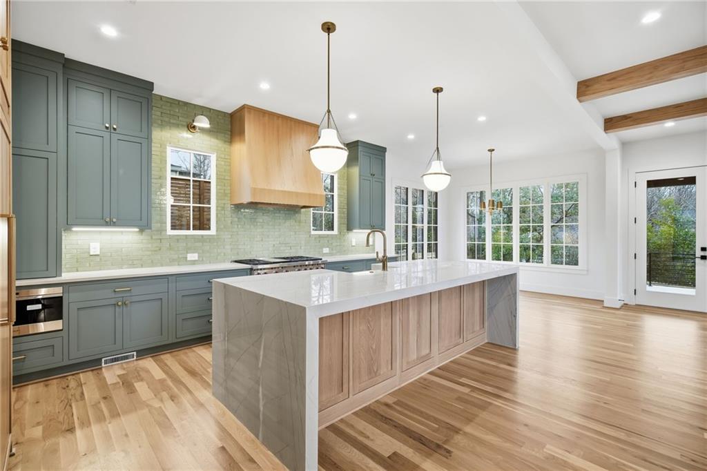 849 Highland Terrace NE