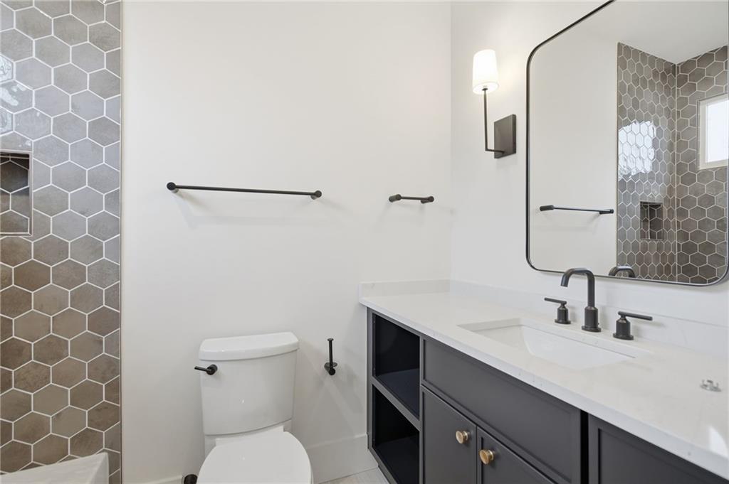 849 Highland Terrace NE