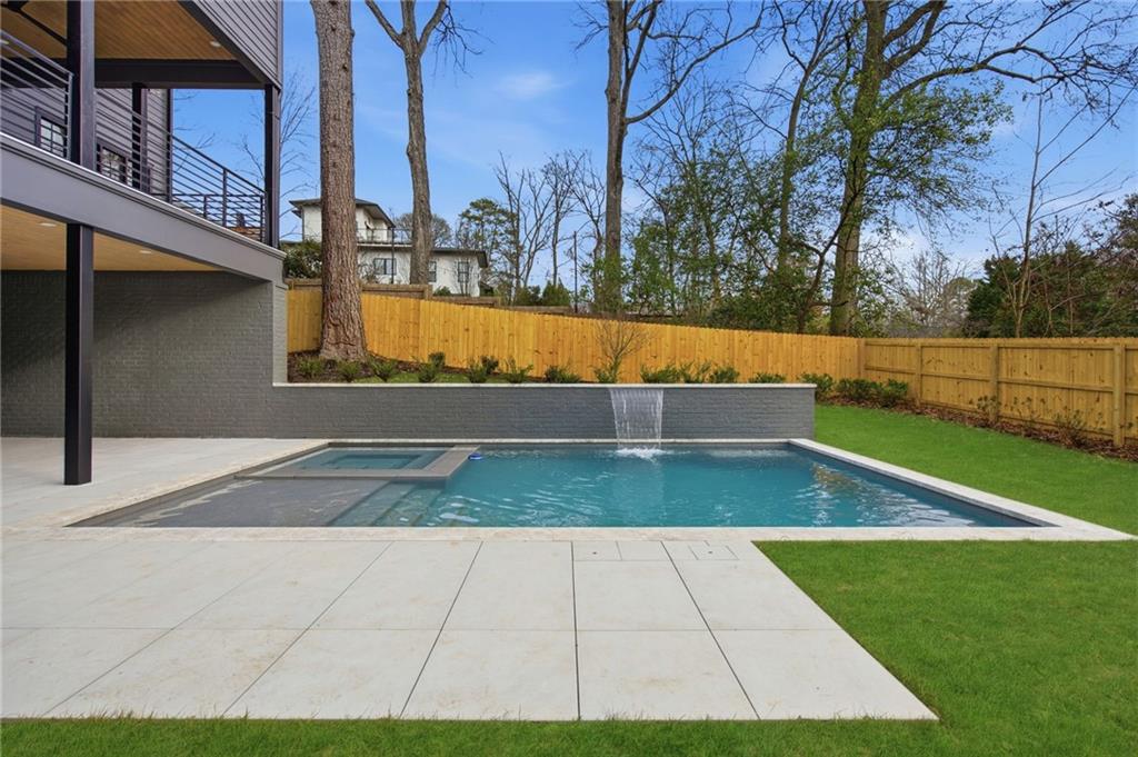 849 Highland Terrace NE