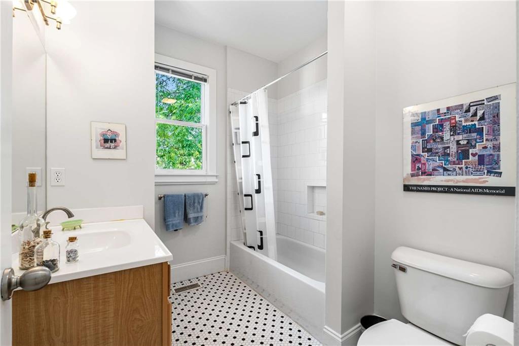 192 Gibson Street SE Unit B