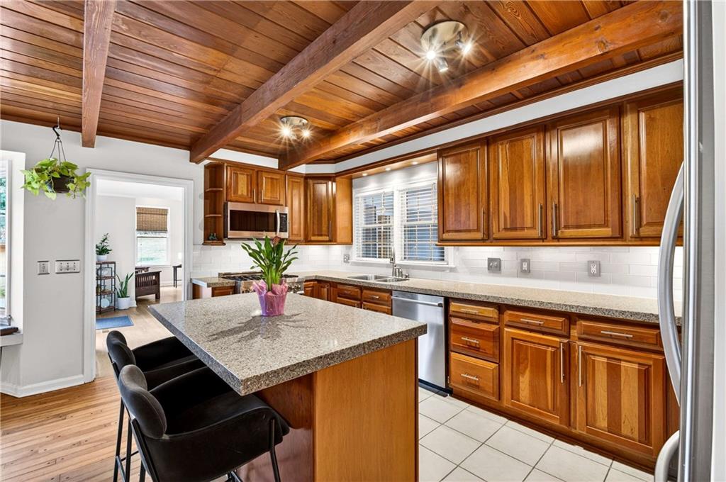 2500 Hawthorne Drive NE