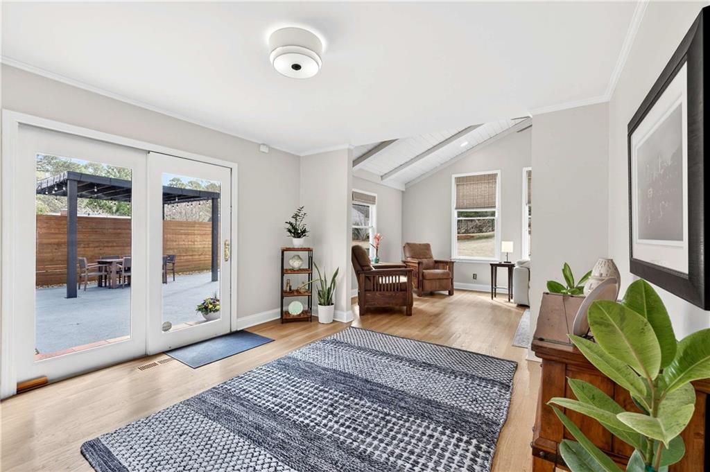 2500 Hawthorne Drive NE