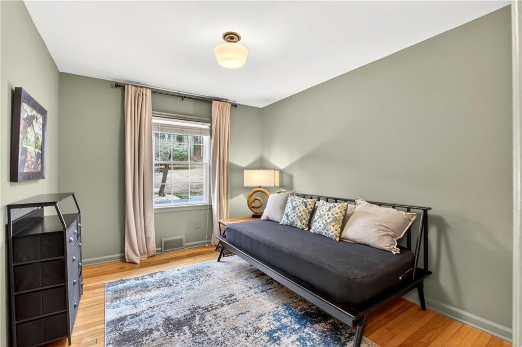 2500 Hawthorne Drive NE