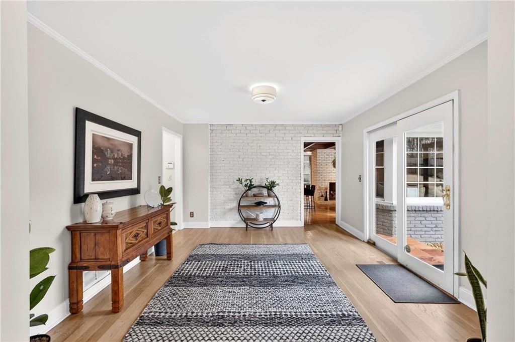 2500 Hawthorne Drive NE