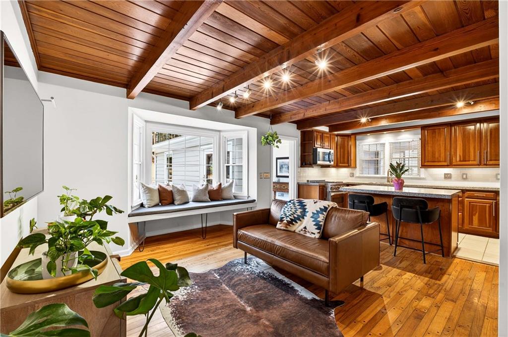 2500 Hawthorne Drive NE