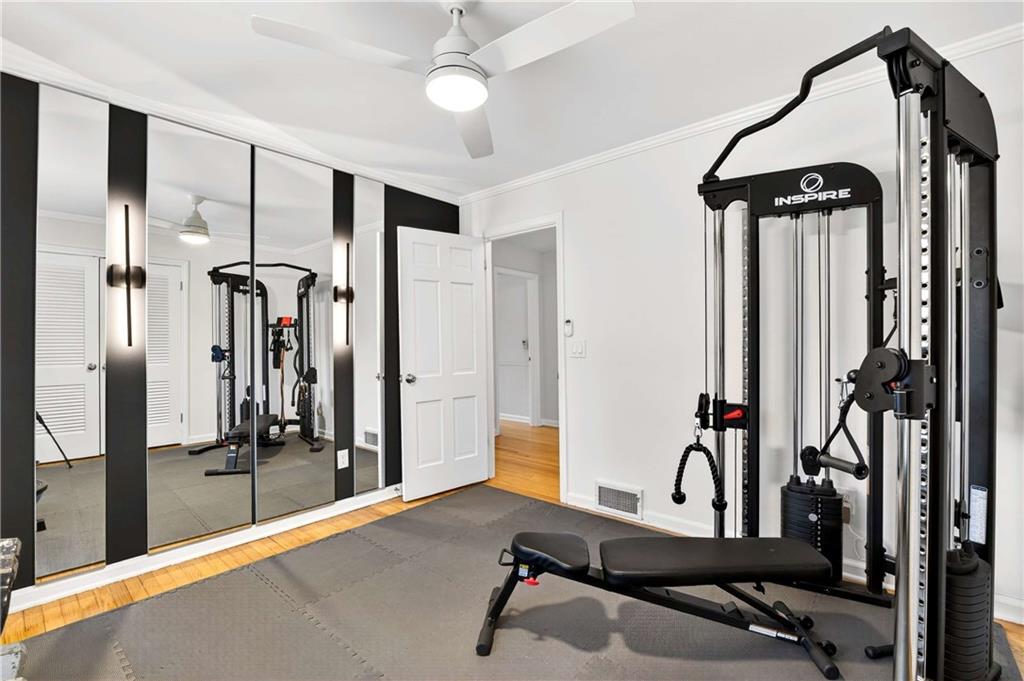 2500 Hawthorne Drive NE