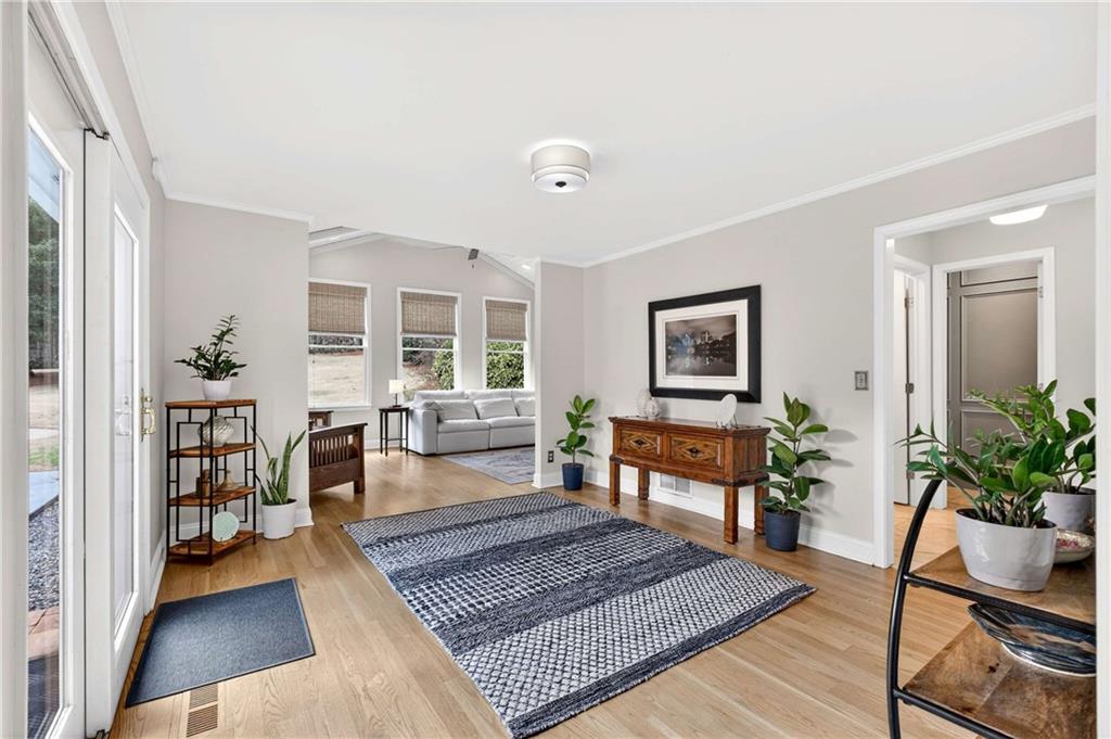 2500 Hawthorne Drive NE