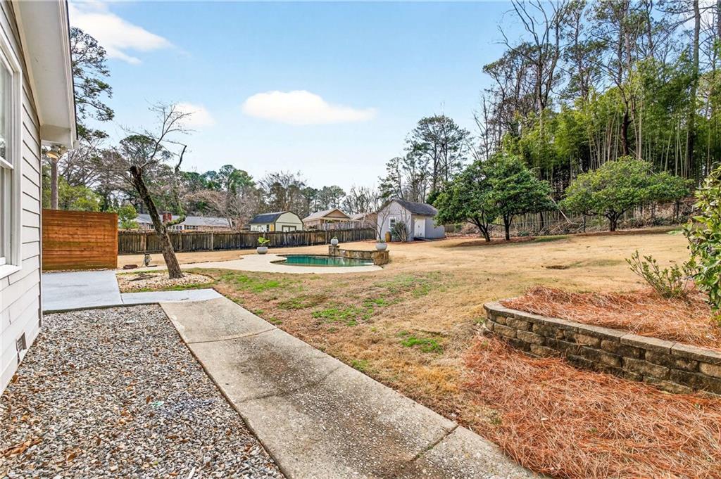 2500 Hawthorne Drive NE