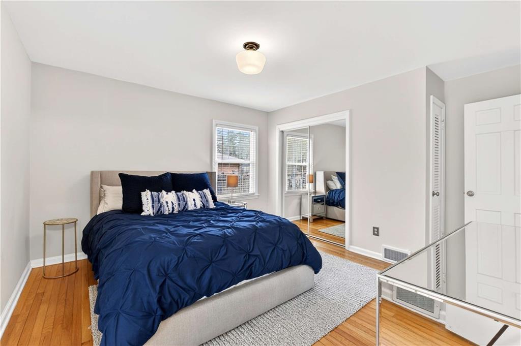 2500 Hawthorne Drive NE