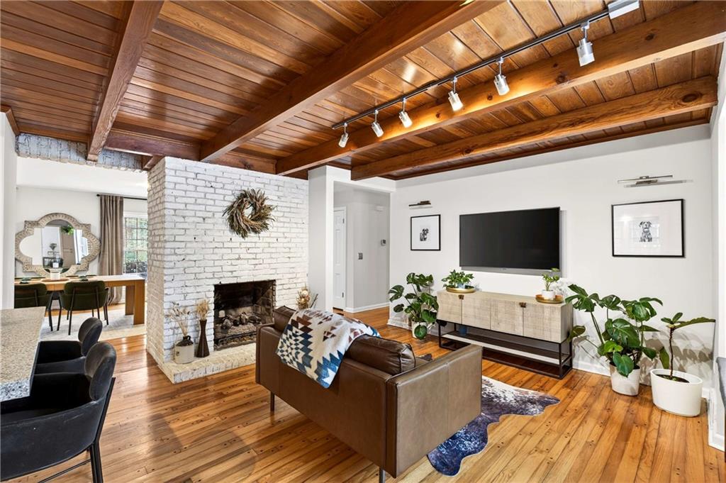 2500 Hawthorne Drive NE