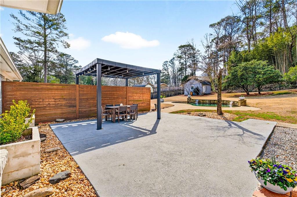 2500 Hawthorne Drive NE