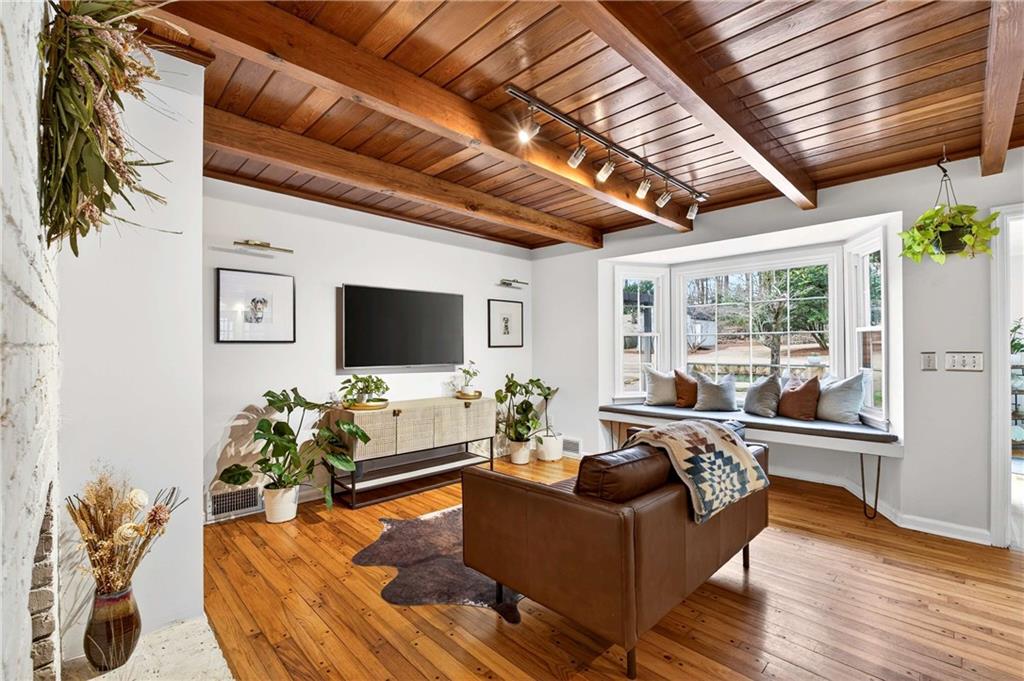 2500 Hawthorne Drive NE