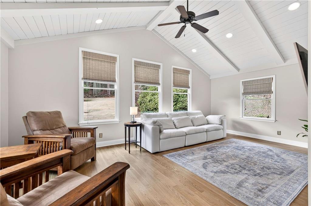 2500 Hawthorne Drive NE