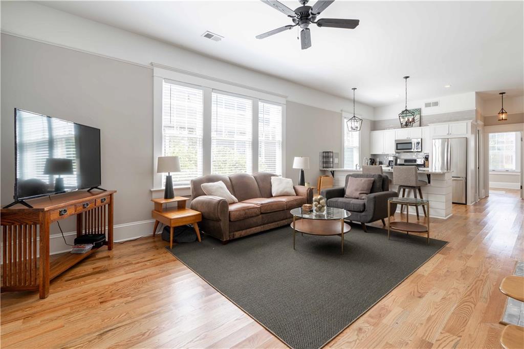 826 Ponce De Leon Place Unit one
