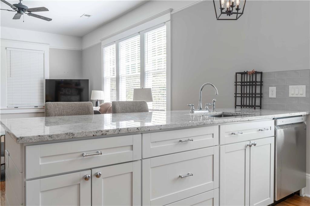826 Ponce De Leon Place Unit one