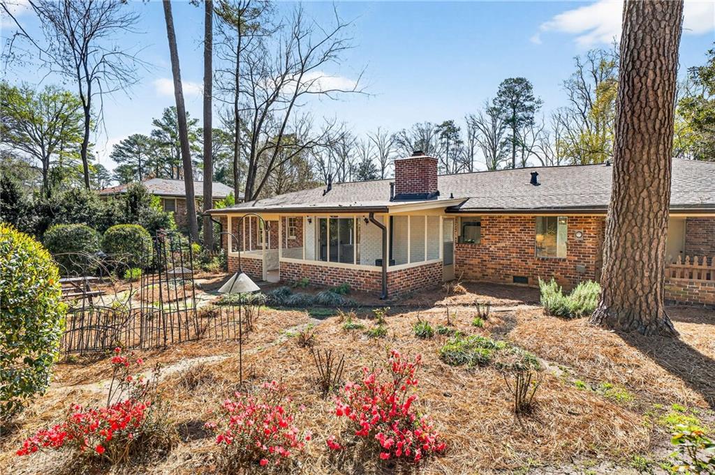 2075 Lavista Circle