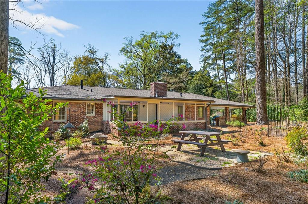 2075 Lavista Circle