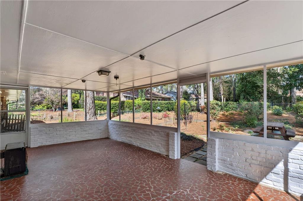 2075 Lavista Circle