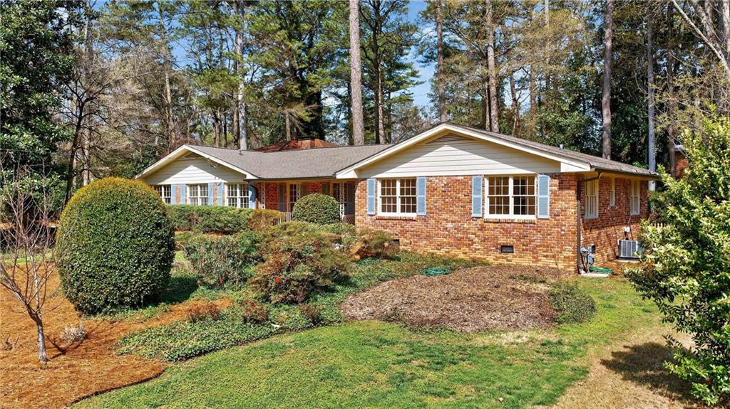 2075 Lavista Circle
