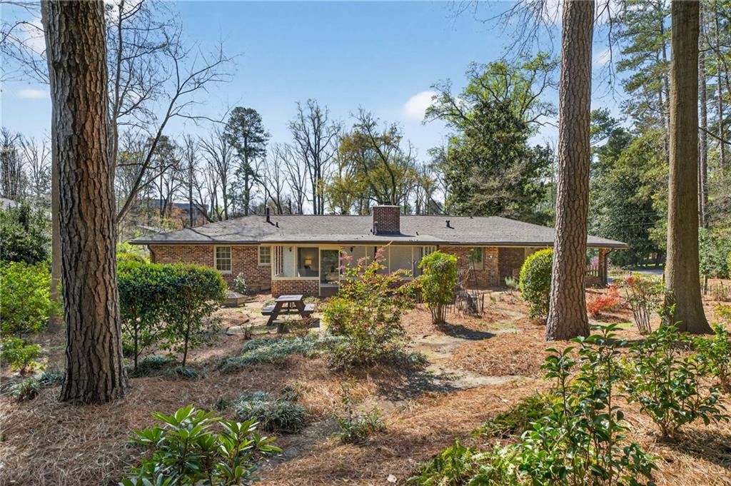 2075 Lavista Circle