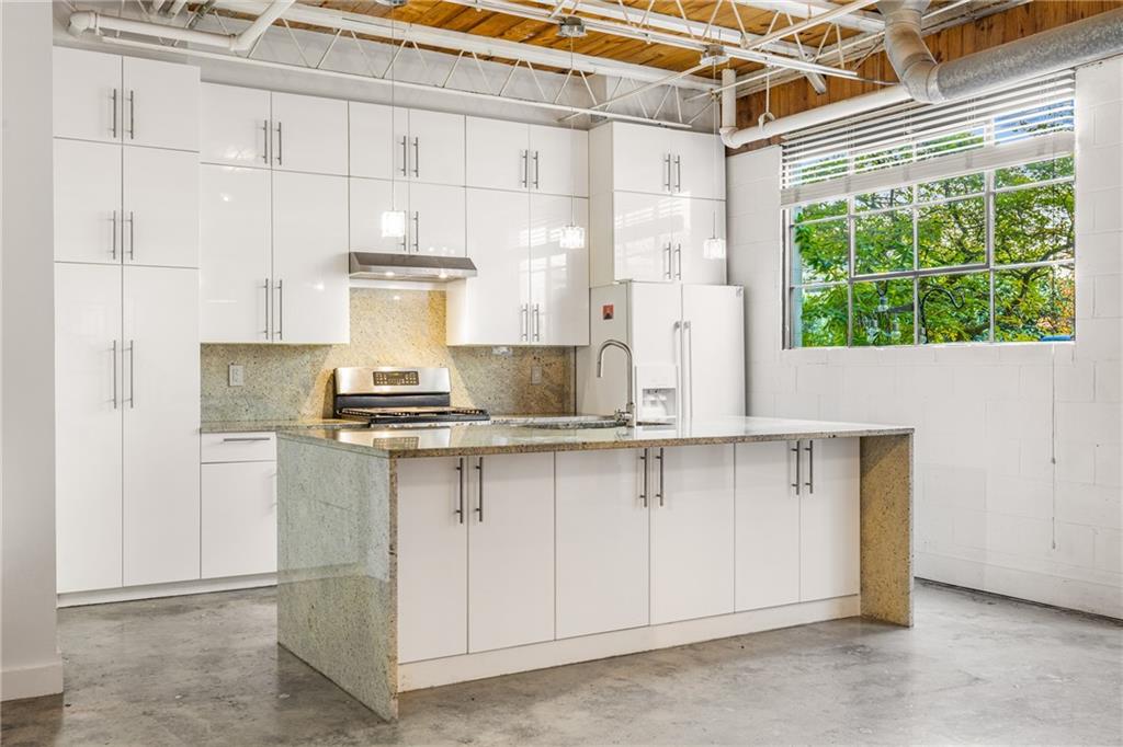 834 Dekalb Avenue Unit D