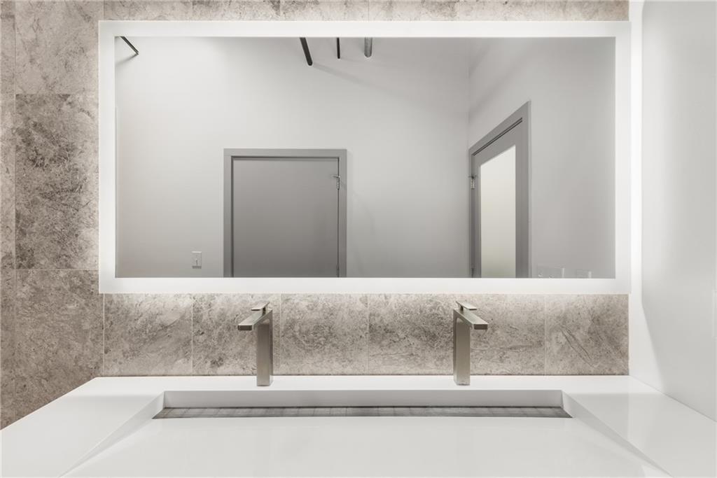 834 Dekalb Avenue Unit D