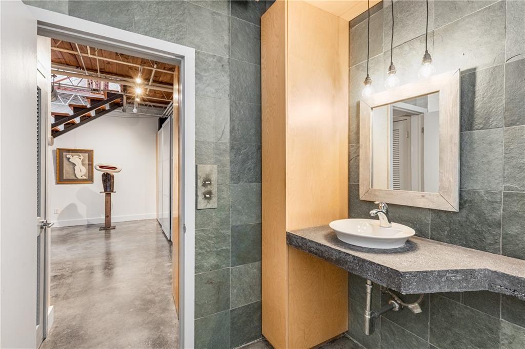 834 Dekalb Avenue Unit D