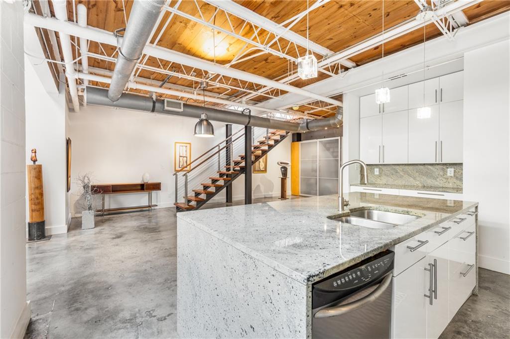 834 Dekalb Avenue Unit D