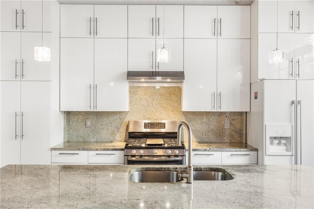 834 Dekalb Avenue Unit D