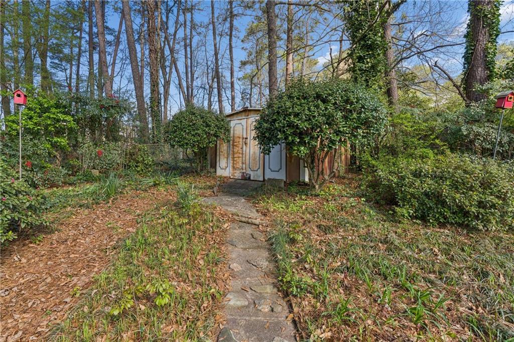 2478 Woodacres Road NE