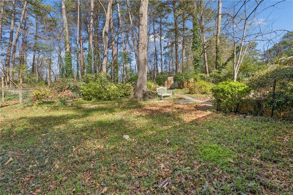 2478 Woodacres Road NE