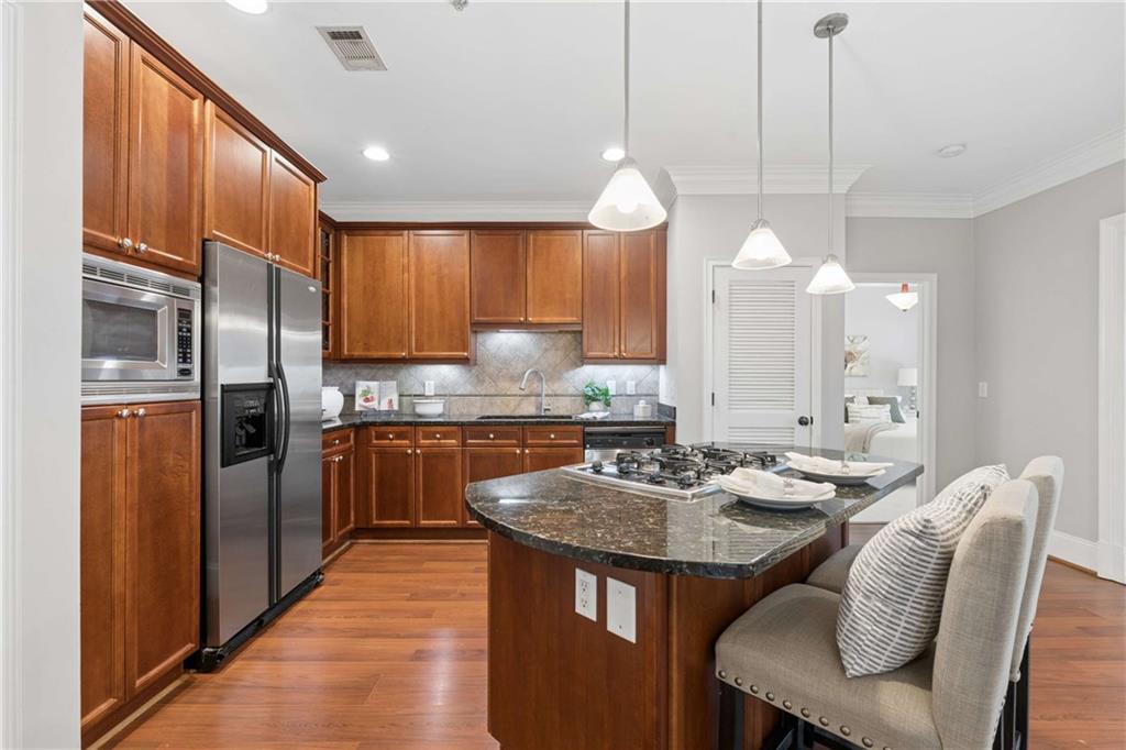 828 Highland Lane NE Unit 2106