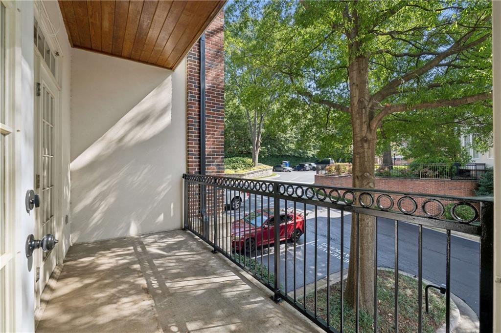 828 Highland Lane NE Unit 2106