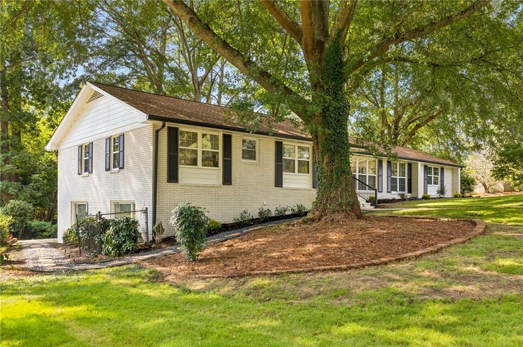 1896 Fisher Trail NE