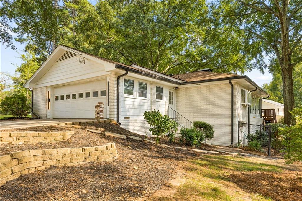 1896 Fisher Trail NE