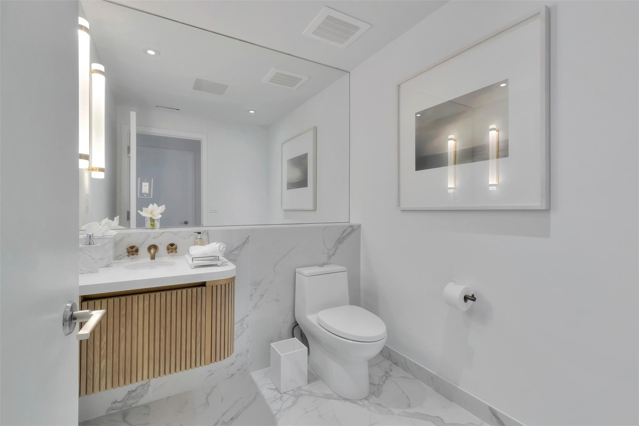 525 N Fort Lauderdale Beach Boulevard Unit: 1903
