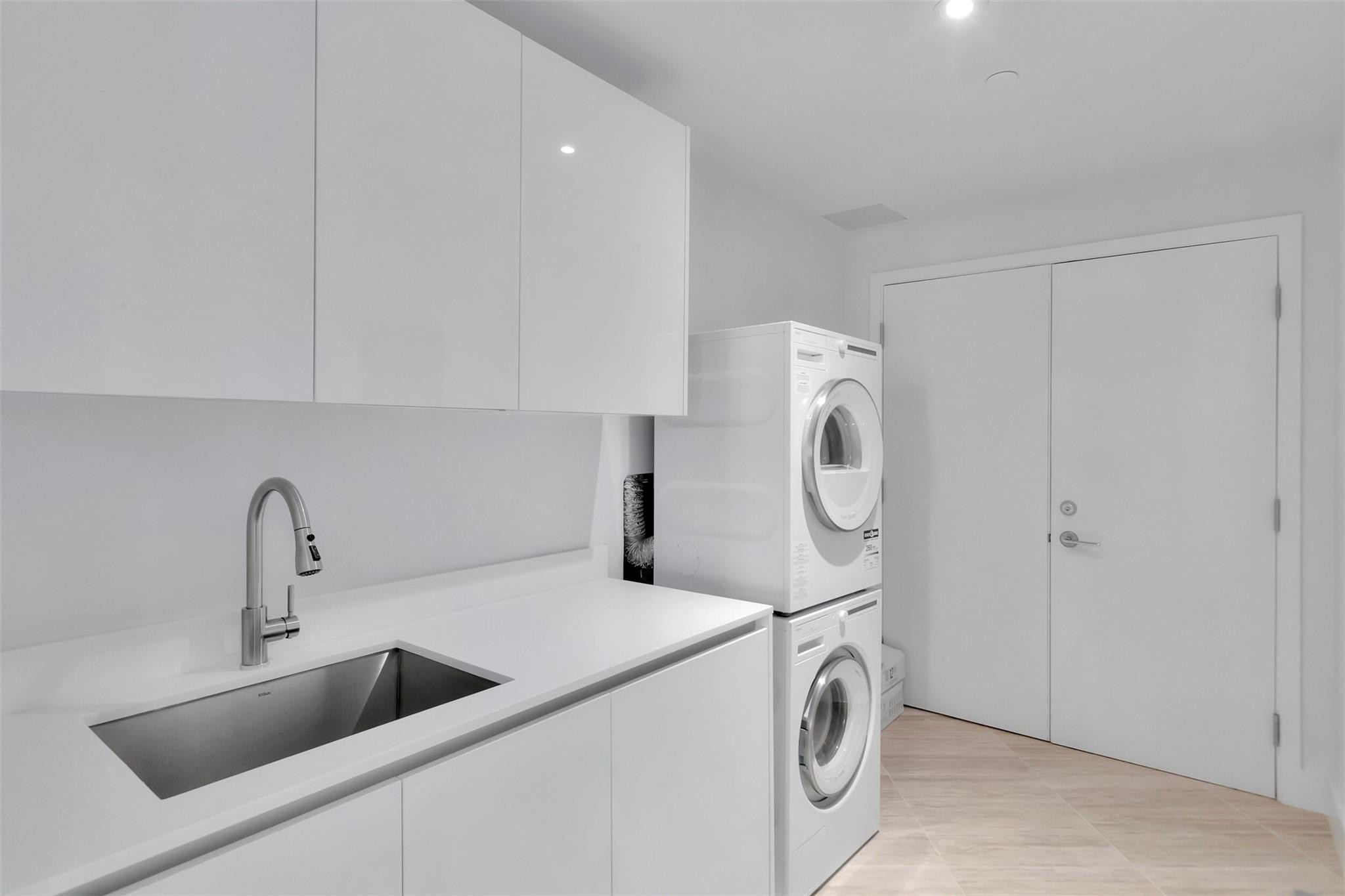 525 N Fort Lauderdale Beach Boulevard Unit: 1903