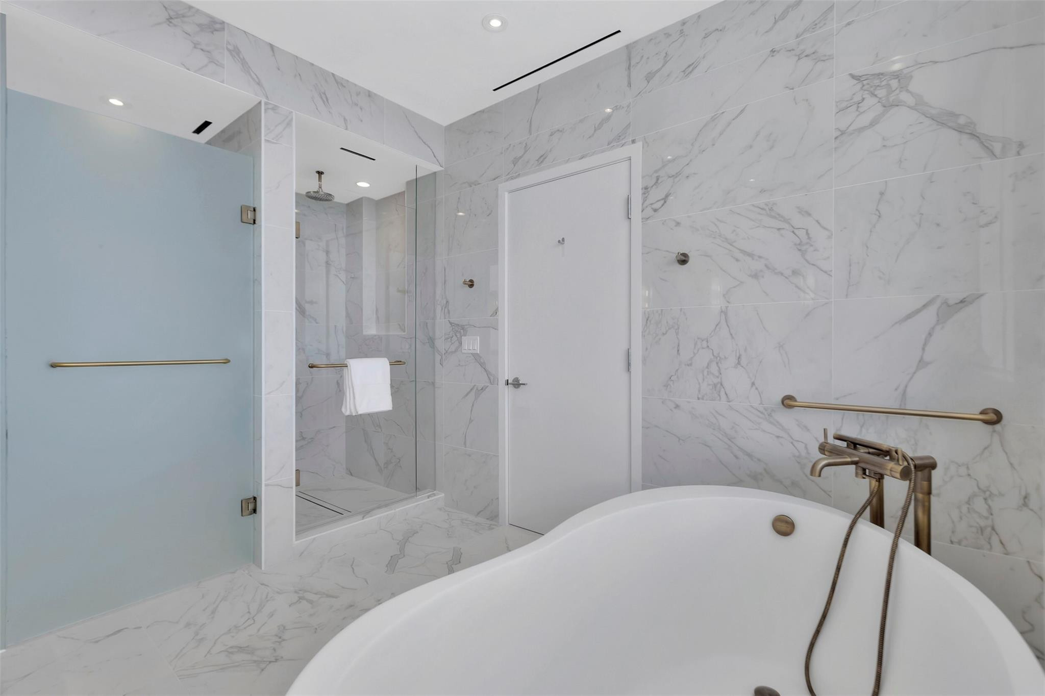 525 N Fort Lauderdale Beach Boulevard Unit: 1903